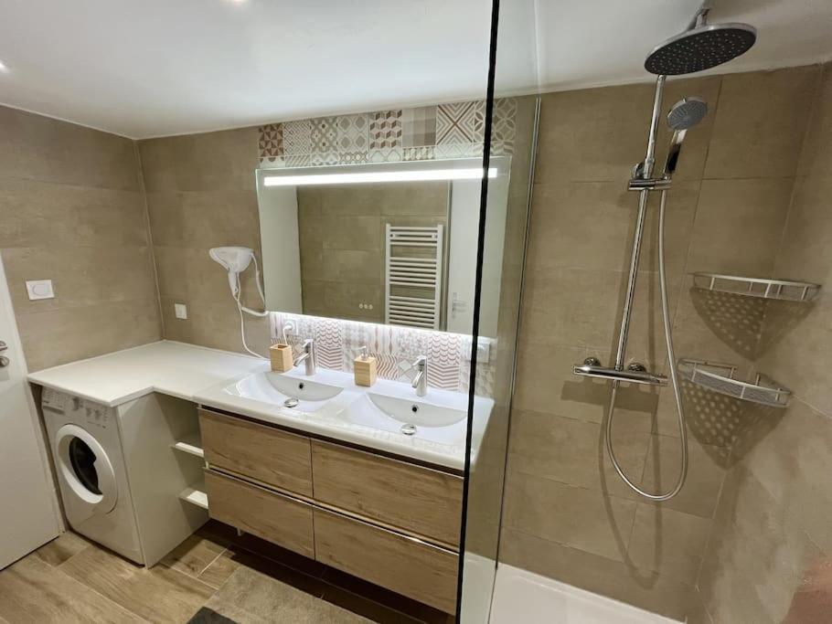 Duplex Centre Ville - 50M De La Plage - Clim - Garage - Netflix Le Grau-du-Roi Ngoại thất bức ảnh