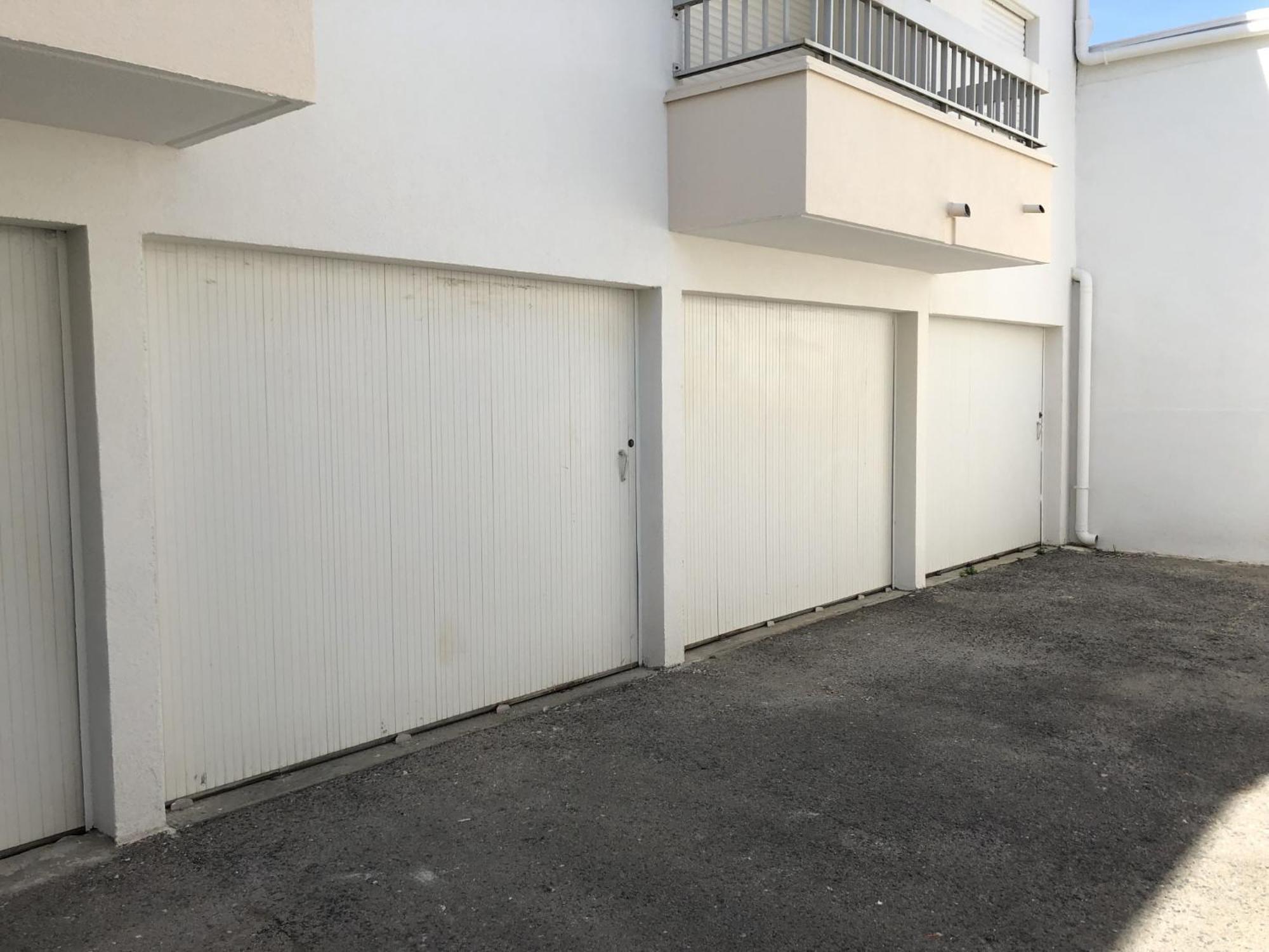 Duplex Centre Ville - 50M De La Plage - Clim - Garage - Netflix Le Grau-du-Roi Phòng bức ảnh