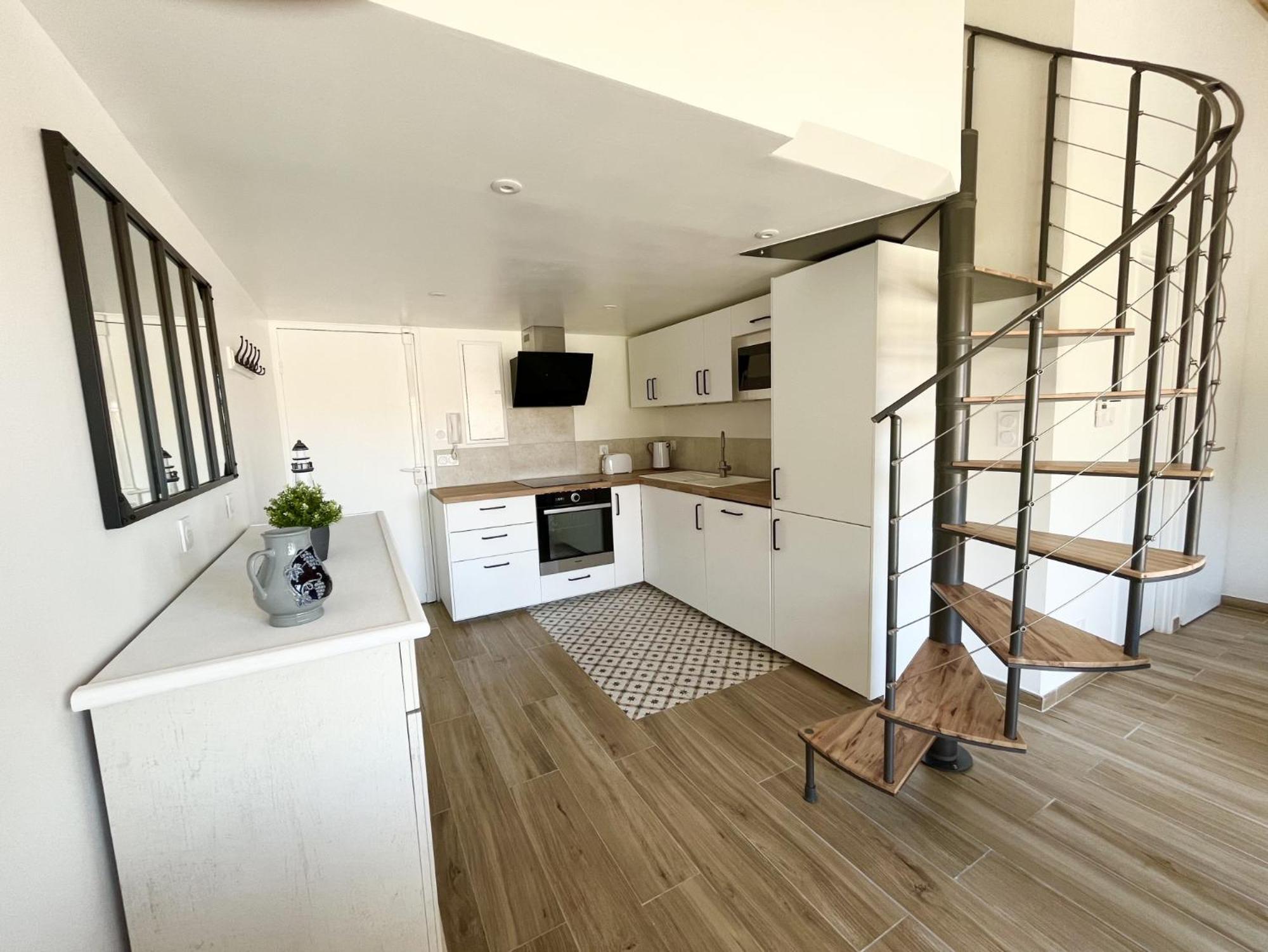 Duplex Centre Ville - 50M De La Plage - Clim - Garage - Netflix Le Grau-du-Roi Phòng bức ảnh