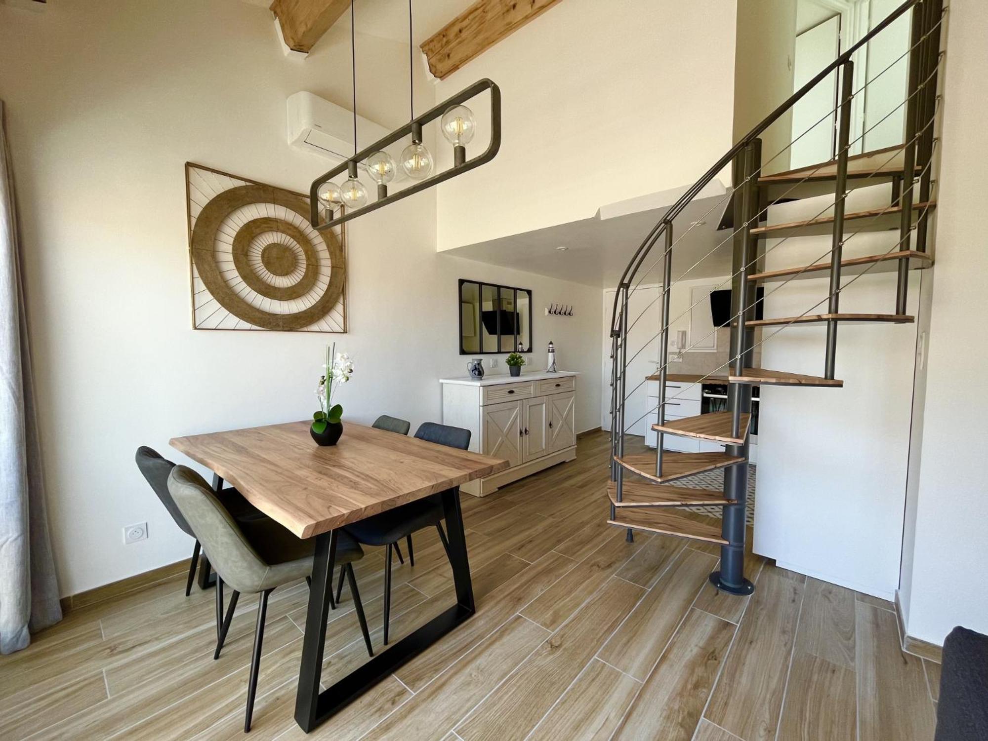 Duplex Centre Ville - 50M De La Plage - Clim - Garage - Netflix Le Grau-du-Roi Phòng bức ảnh